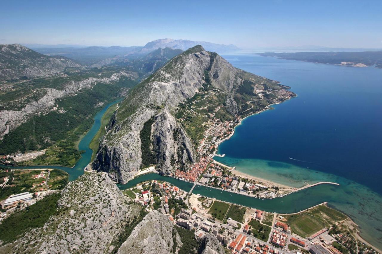Apartment In Omis With Sea View, Balcony, Air Conditioning, Wi-Fi Exteriér fotografie